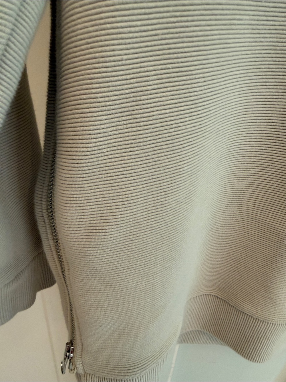 Varley Light Gray Crewneck Sweatshirt - Picture 10 of 11